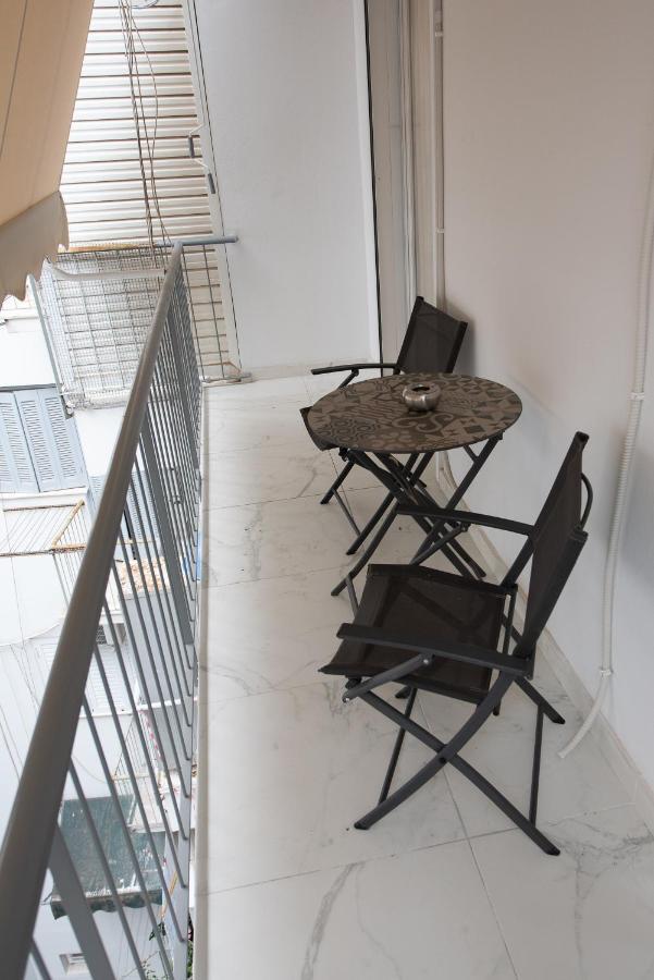 Medluxe Cozy Apartment! Атина Екстериор снимка
